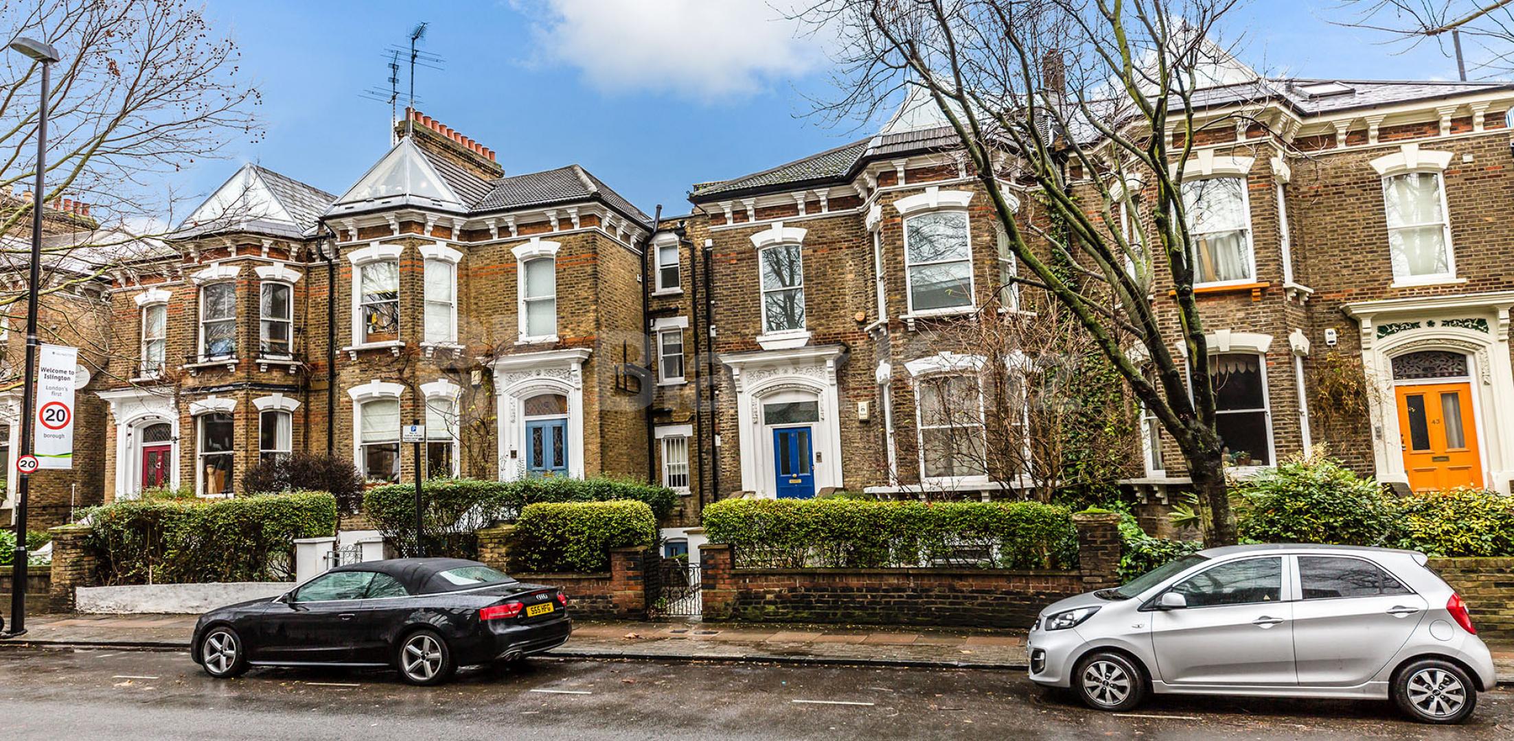 			GARDEN FLAT!, 2 Bedroom, 1 bath, 1 reception Flat			 Hillmarton Road, CALEDONIAN ROAD 